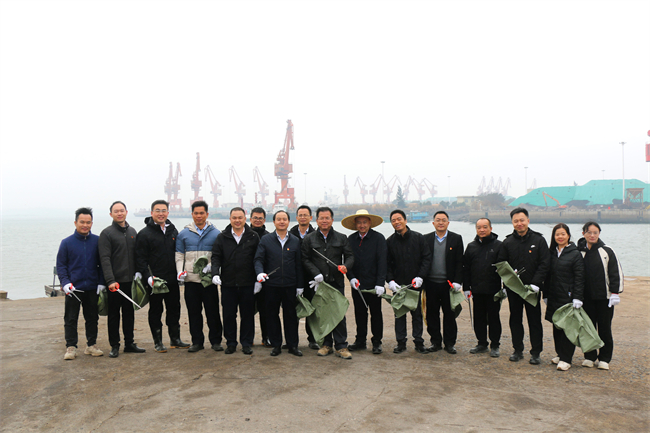 中馬合資公司開(kāi)展清理海洋垃圾志愿服務(wù)活動(dòng)。